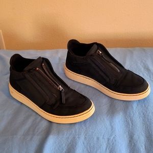 Earth Sneakers Zane Black Suede Zip Top Size 6B